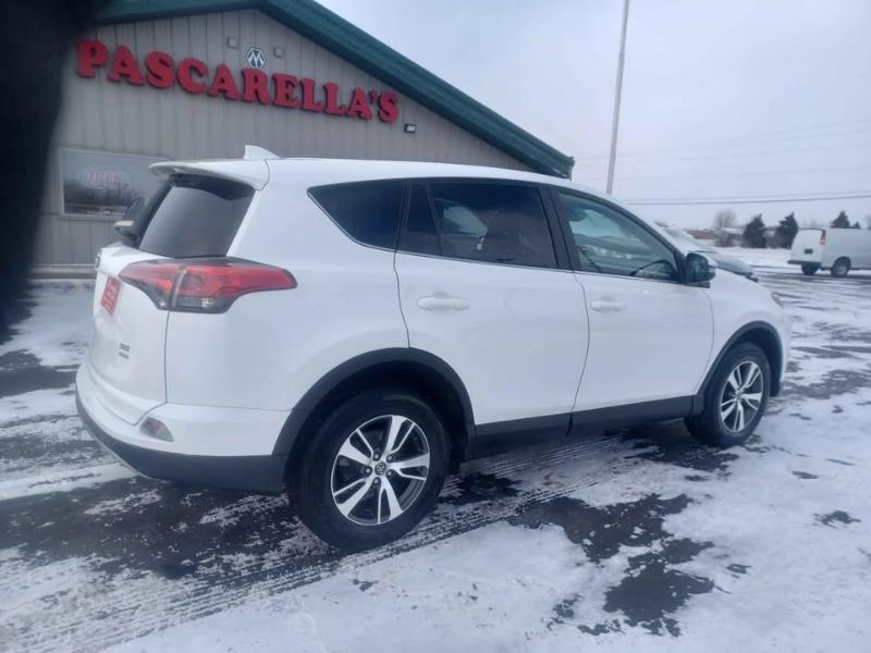 Toyota RAV4 XLE AWD 2018