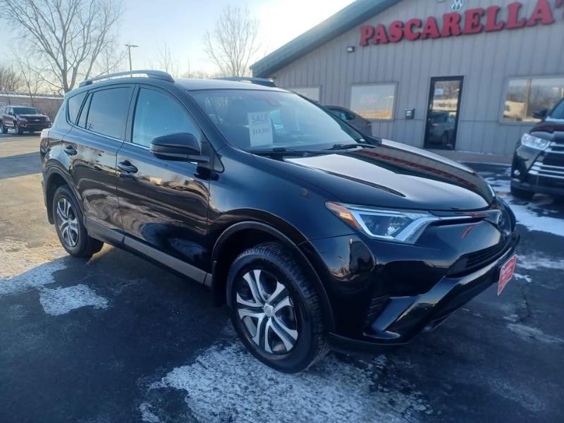 Toyota RAV4 LE FWD 2017