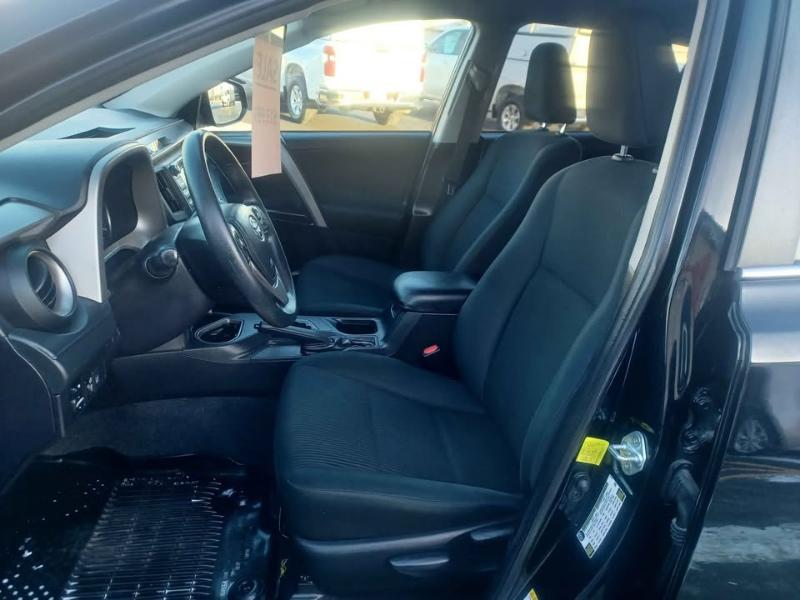 Toyota RAV4 LE FWD 2017