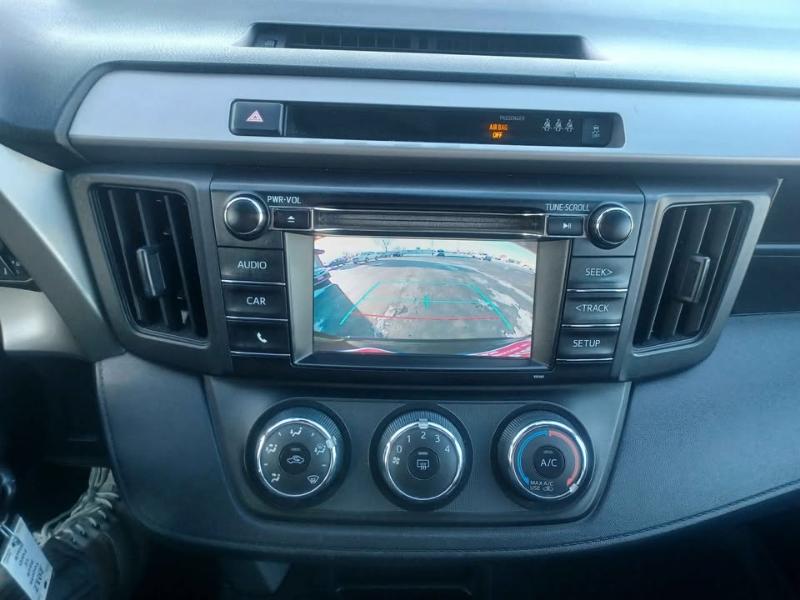 Toyota RAV4 LE FWD 2017