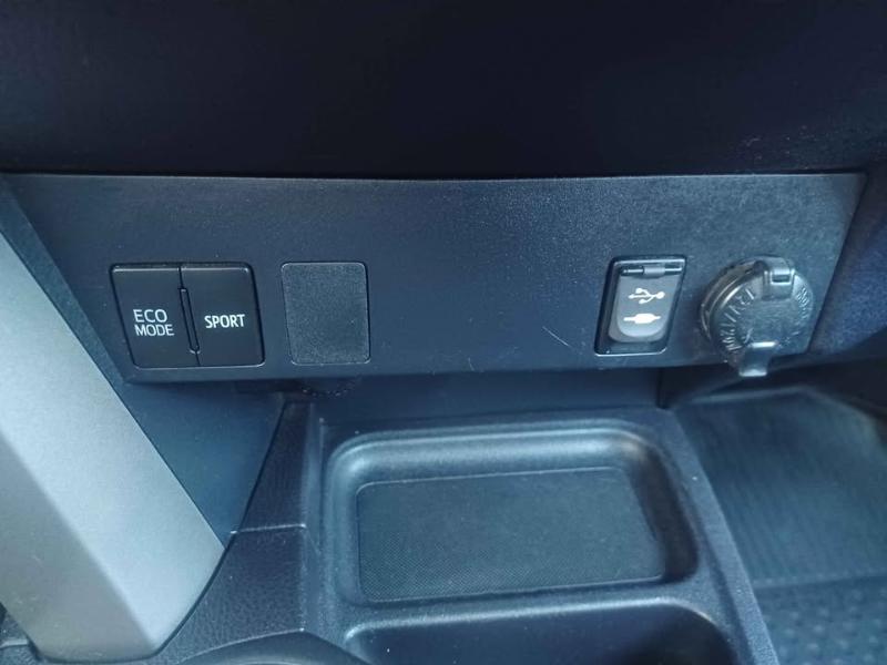 Toyota RAV4 LE FWD 2017