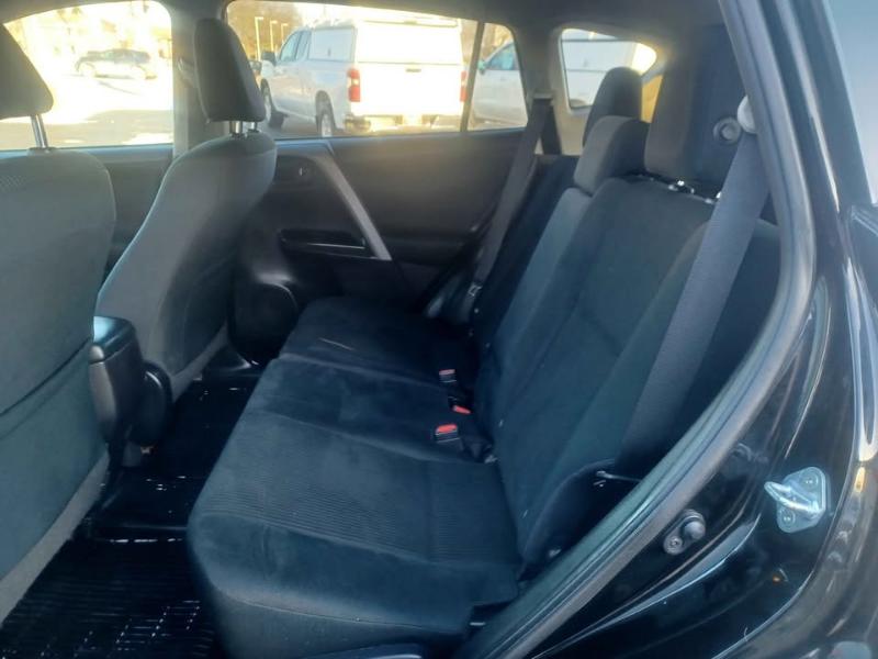 Toyota RAV4 LE FWD 2017