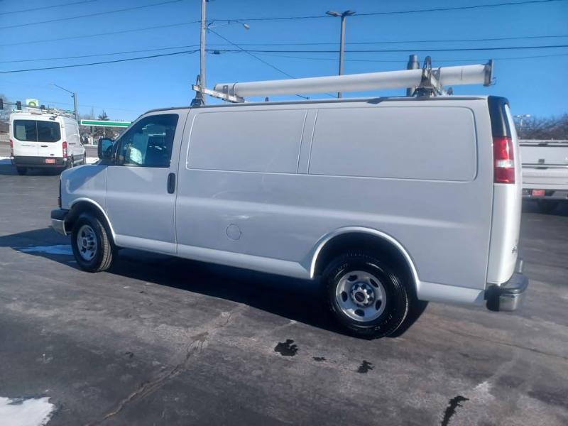 GMC Savana G2500 Cargo 2016