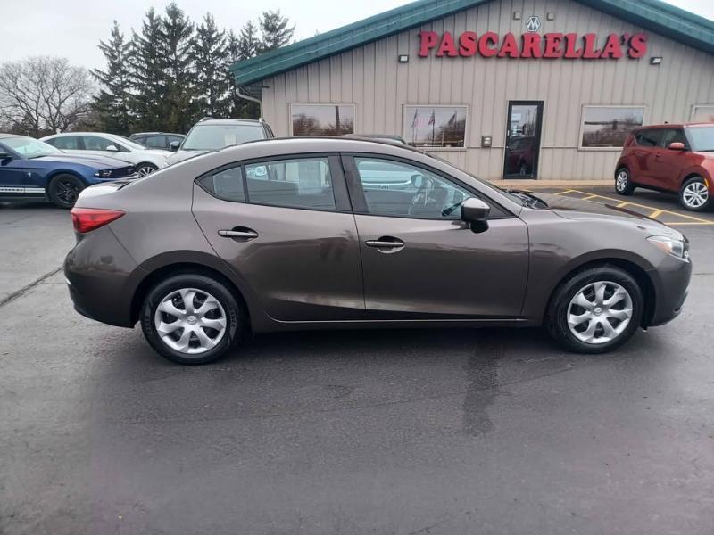 Mazda MAZDA3 i Sport 4D Sedan 2015