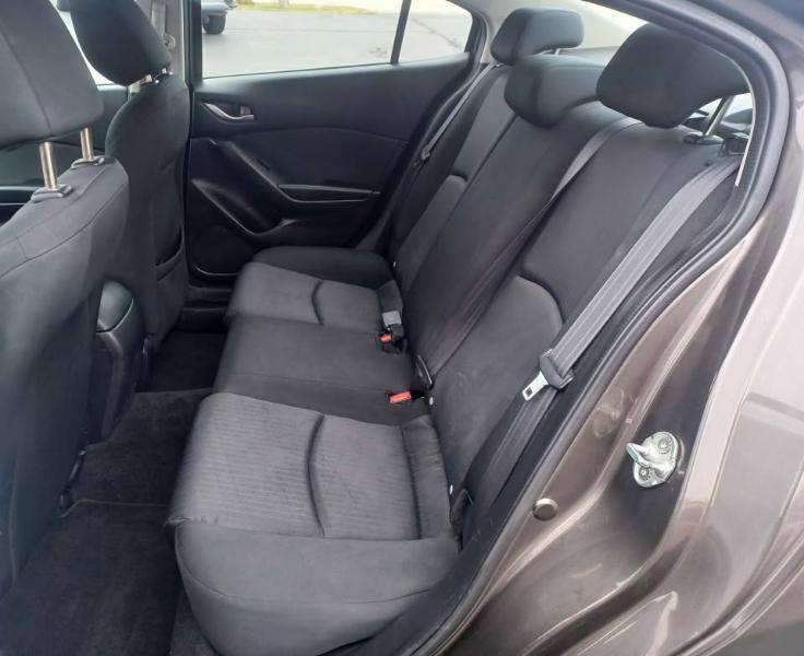 Mazda MAZDA3 i Sport 4D Sedan 2015