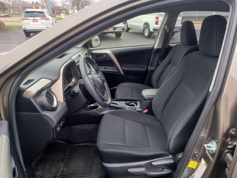 Toyota RAV4 LE AWD 2015
