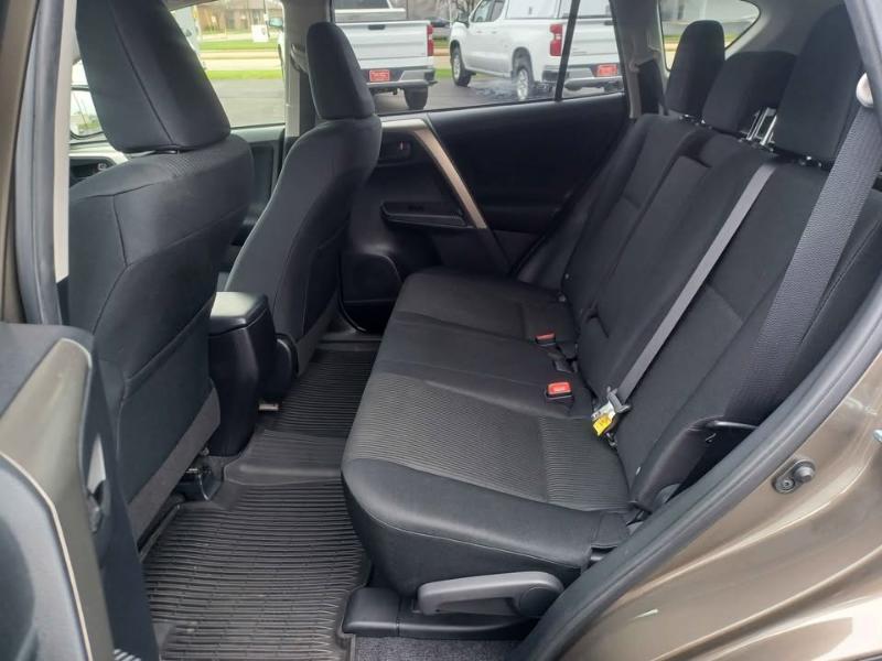 Toyota RAV4 LE AWD 2015