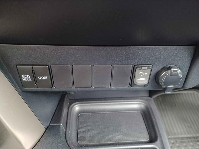 Toyota RAV4 LE AWD 2015