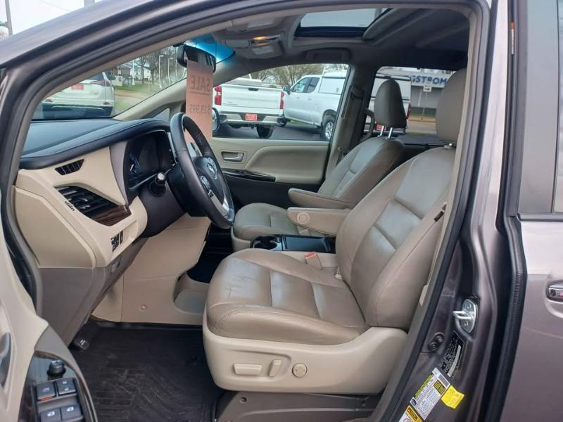 Toyota Sienna  2017
