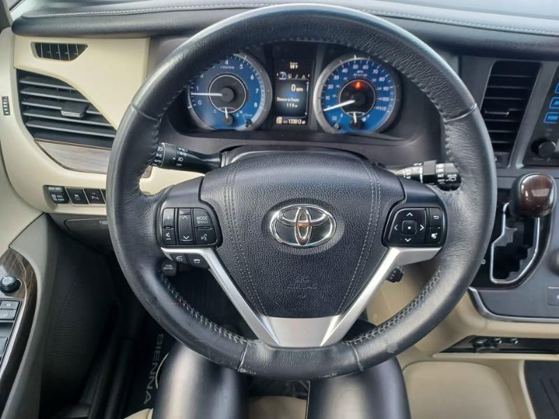 Toyota Sienna  2017