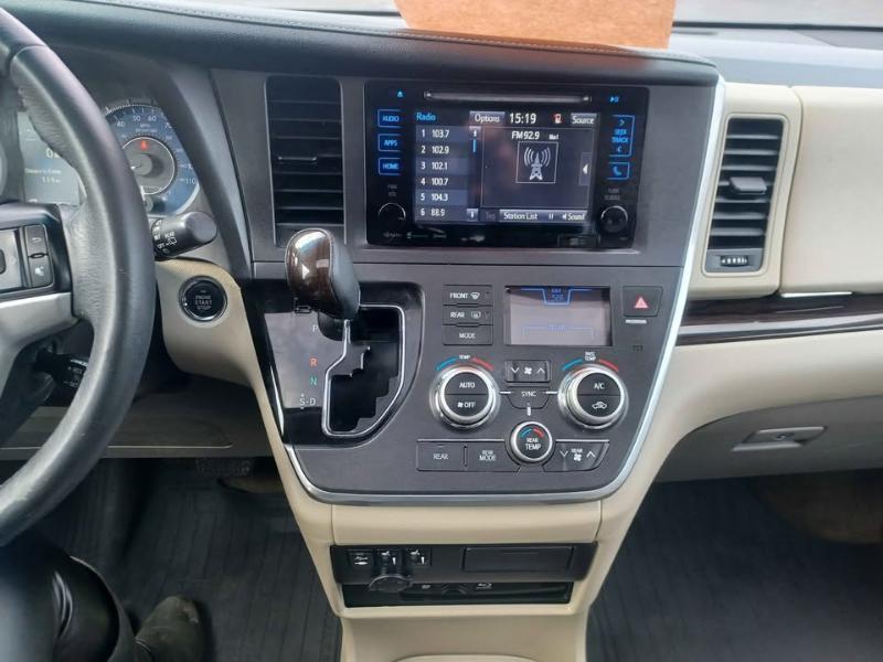 Toyota Sienna  2017