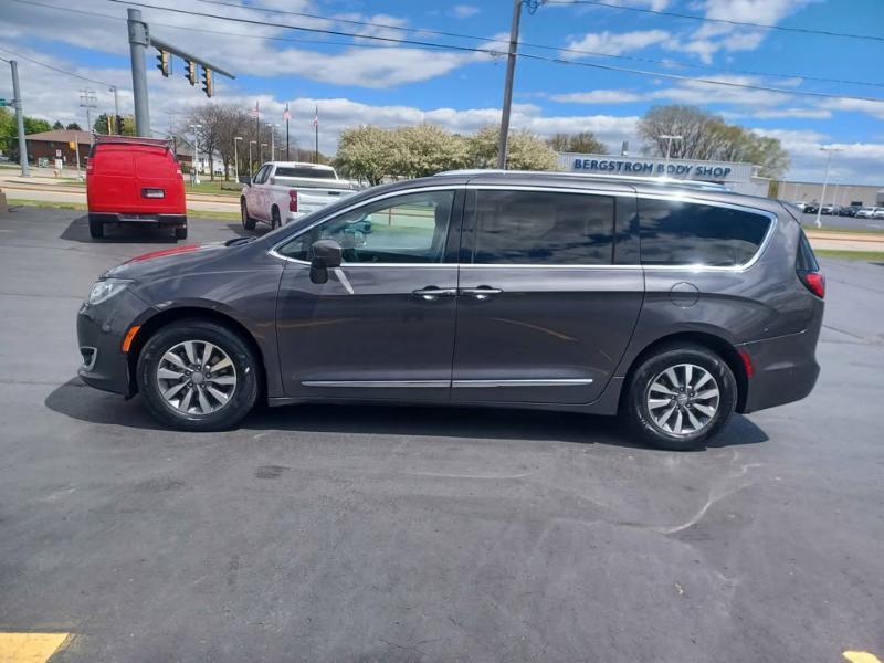Chrysler Pacifica Touring-L Plus 2020