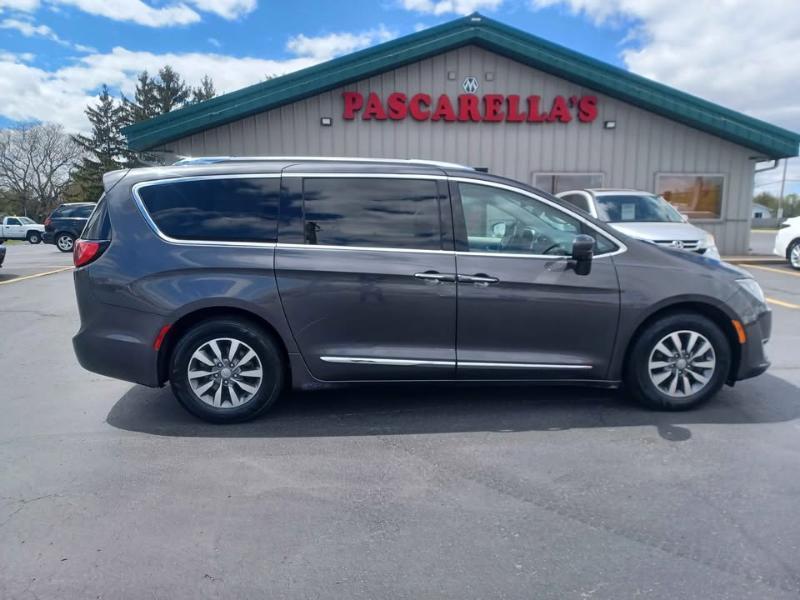 Chrysler Pacifica Touring-L Plus 2020
