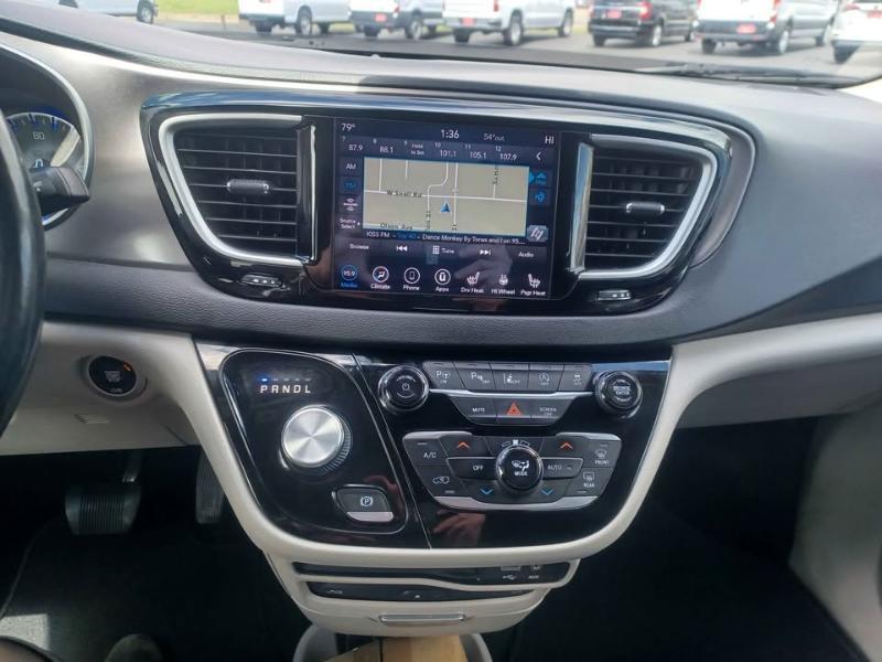 Chrysler Pacifica Touring-L Plus 2020
