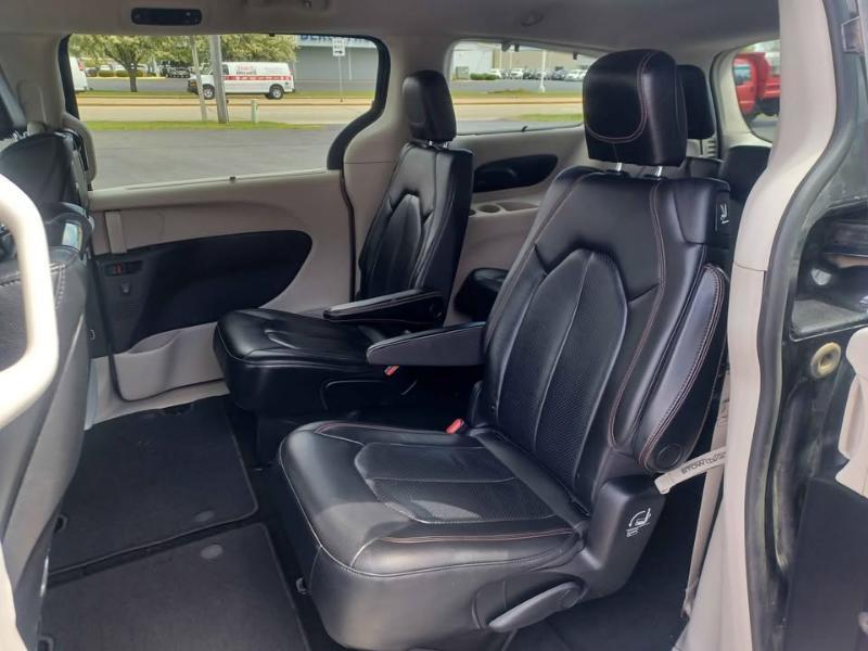 Chrysler Pacifica Touring-L Plus 2020