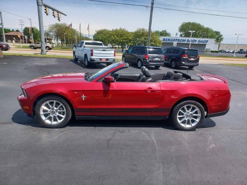 Ford Mustang V6 Convertible 2010
