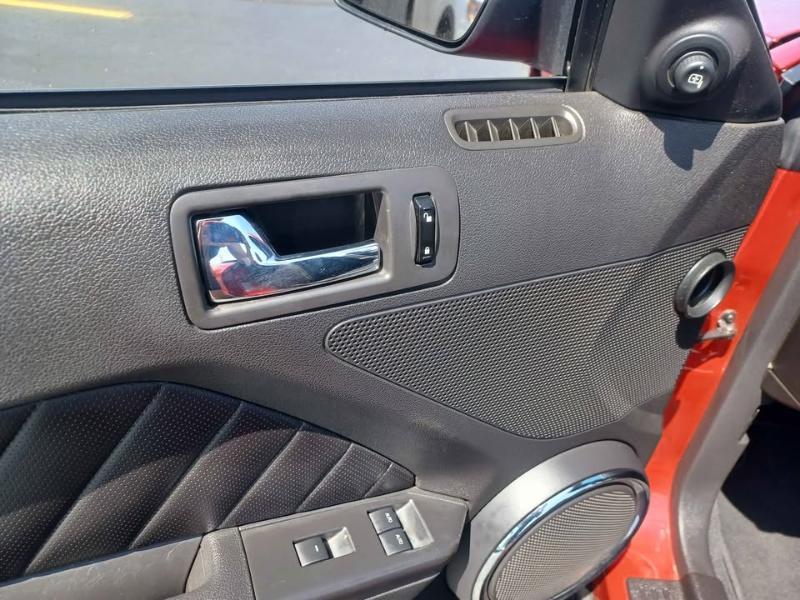 Ford Mustang V6 Convertible 2010