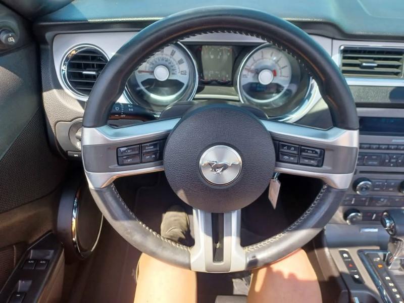 Ford Mustang V6 Convertible 2010