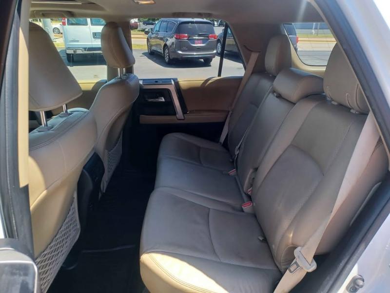 Toyota 4Runner Limited 4WD V6 2016