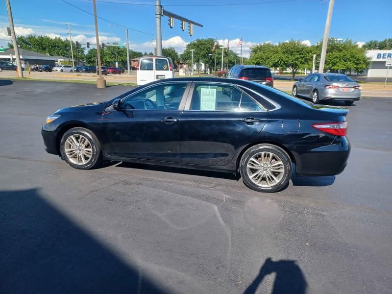Toyota Camry SE 2017
