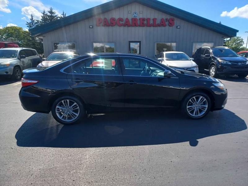 Toyota Camry SE 2017