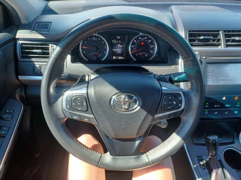 Toyota Camry SE 2017
