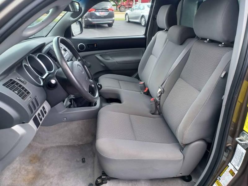 Toyota Tacoma Regular Cab 2WD 2009