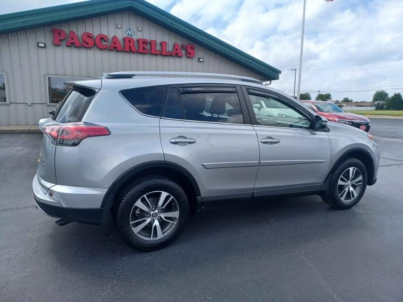 Toyota RAV4 XLE AWD 2018