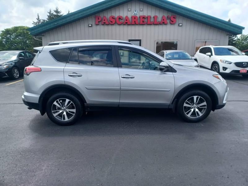 Toyota RAV4 XLE AWD 2018