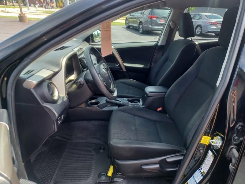 Toyota RAV4 LE AWD 2015