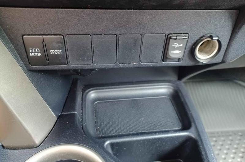 Toyota RAV4 LE AWD 2015
