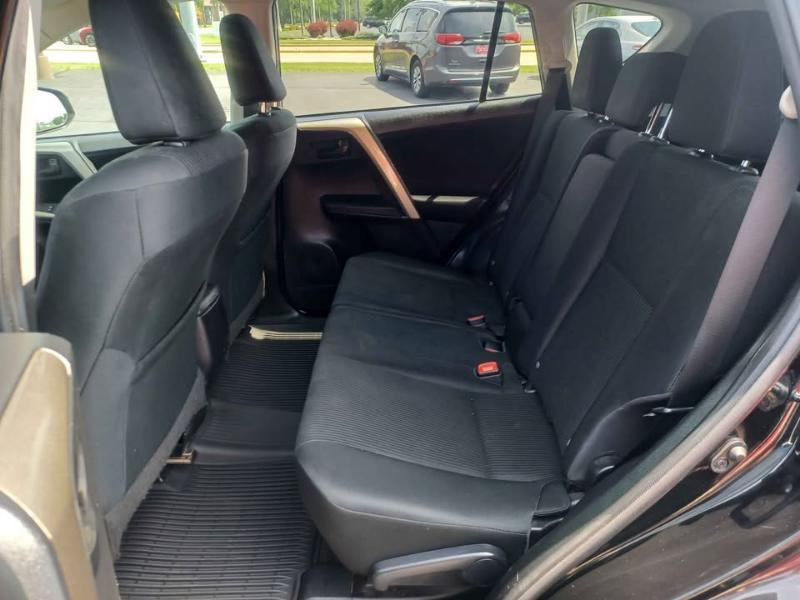Toyota RAV4 LE AWD 2015