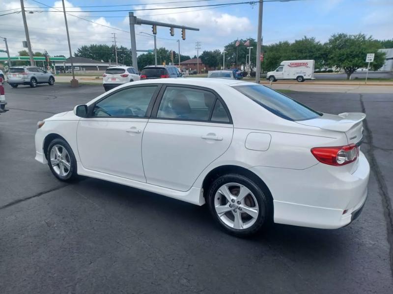 Toyota Corolla S 2011
