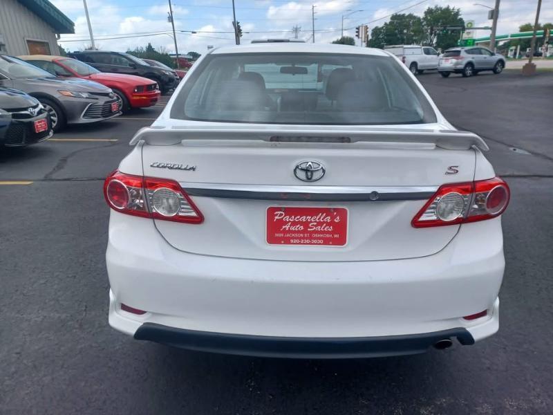 Toyota Corolla S 2011