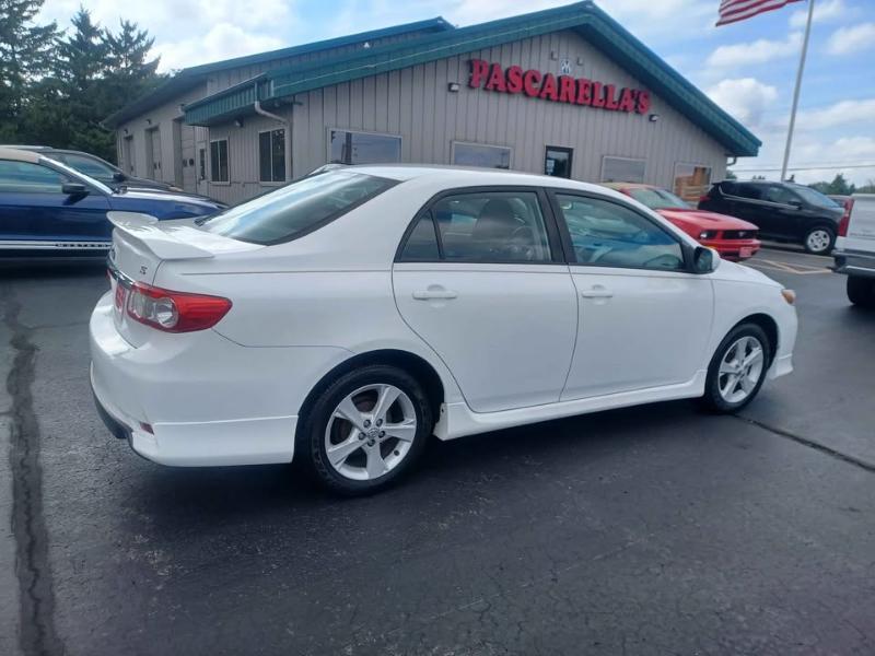 Toyota Corolla S 2011