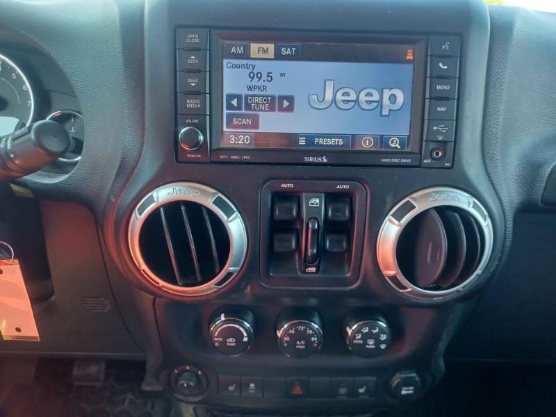 Jeep Wrangler Unlimited Sahara 4WD 2015
