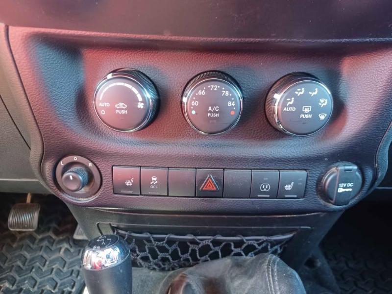 Jeep Wrangler Unlimited Sahara 4WD 2015