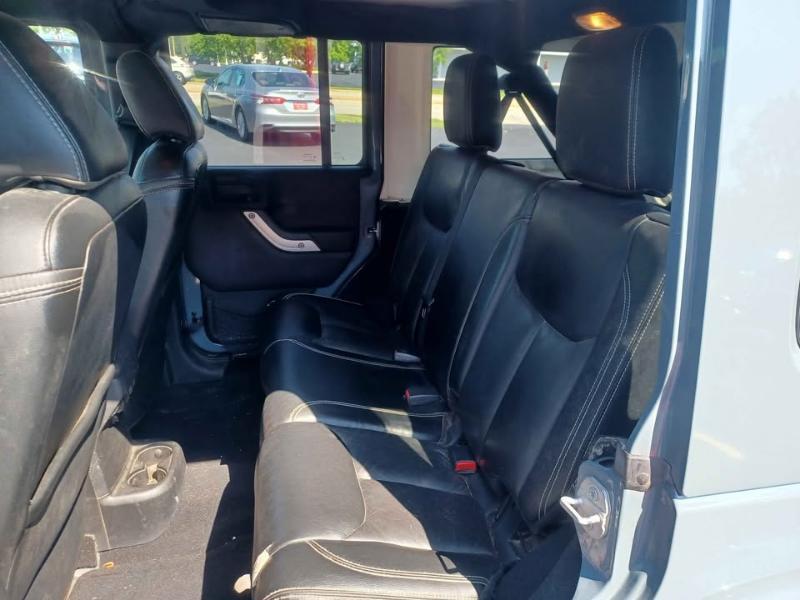 Jeep Wrangler Unlimited Sahara 4WD 2015
