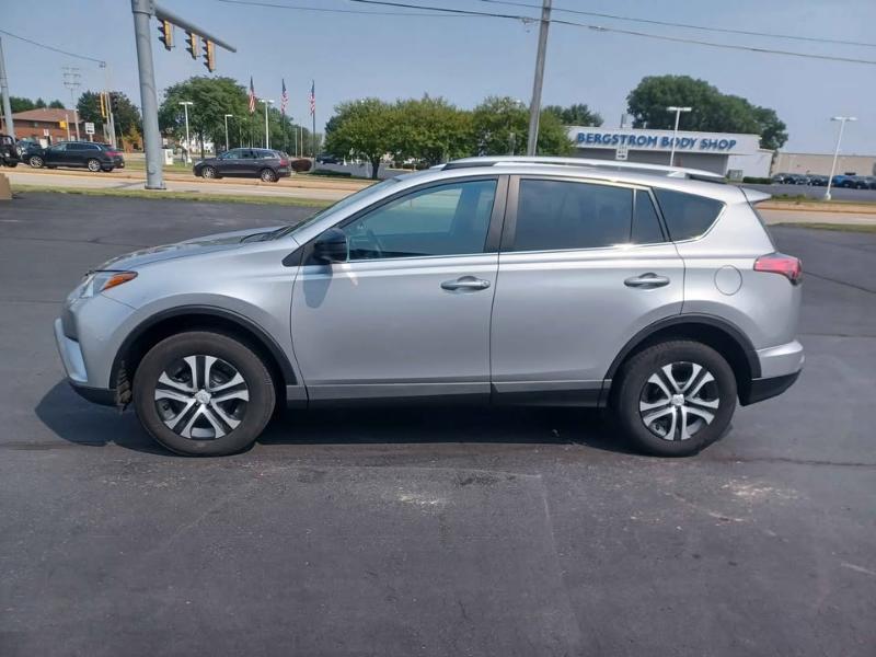 Toyota RAV4 LE AWD 2016