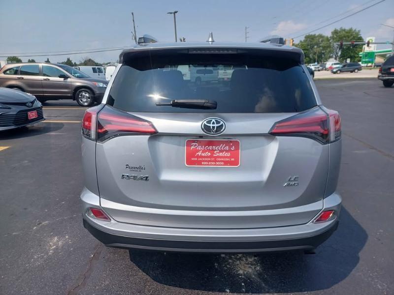 Toyota RAV4 LE AWD 2016