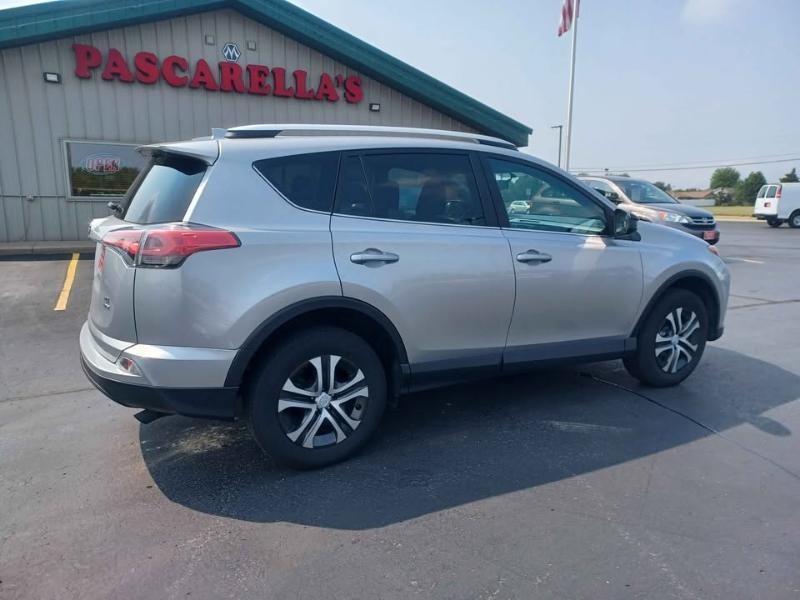 Toyota RAV4 LE AWD 2016