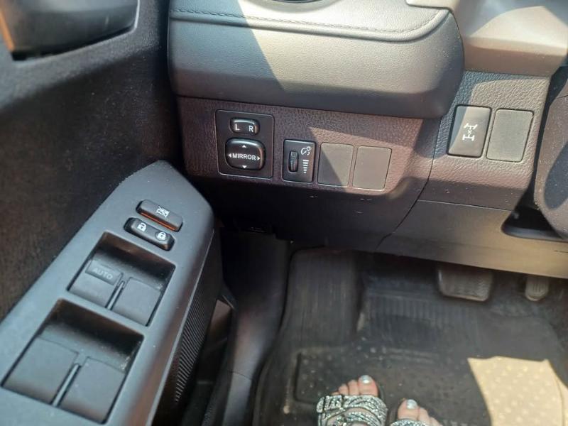 Toyota RAV4 LE AWD 2016