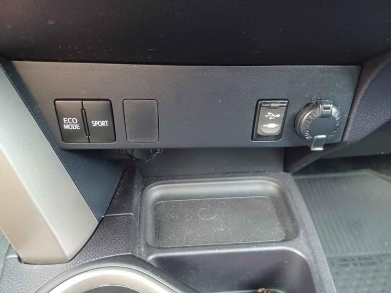 Toyota RAV4 LE AWD 2016