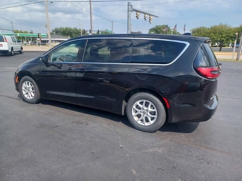 Chrysler Pacifica Touring L 2023