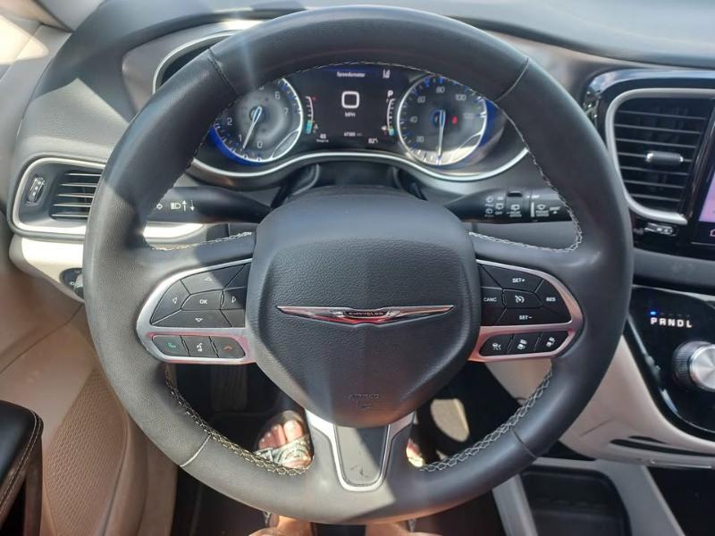 Chrysler Pacifica Touring L 2023
