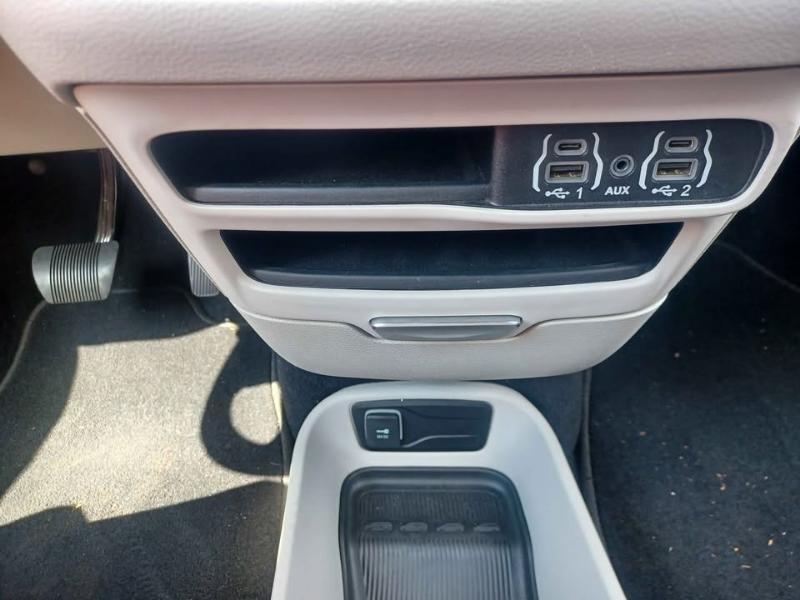 Chrysler Pacifica Touring L 2023