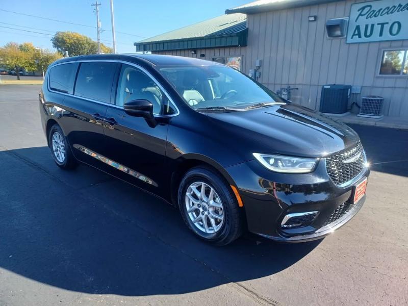 Chrysler Pacifica Touring L 2024
