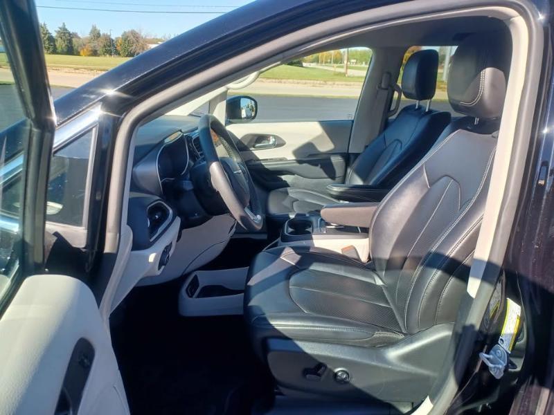 Chrysler Pacifica Touring L 2024