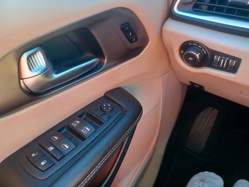 Chrysler Pacifica Touring L 2024