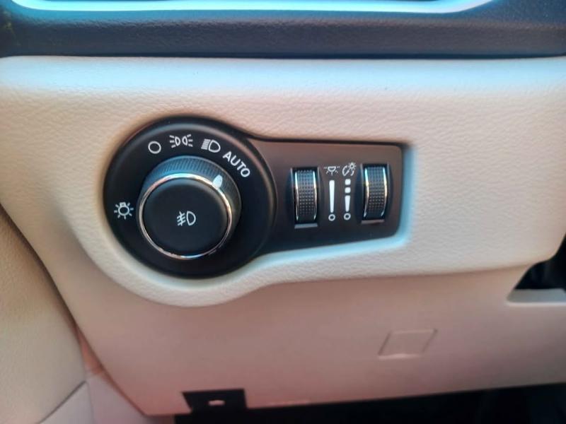 Chrysler Pacifica Touring L 2024